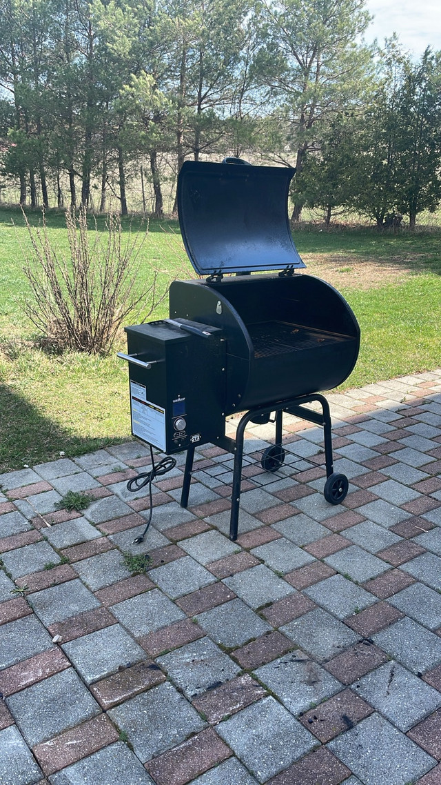 Smoker/BBQ in BBQs & Outdoor Cooking in Cambridge