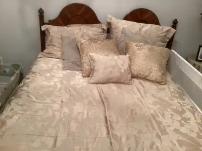 Double bed spread, View more