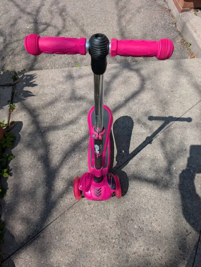 Scooter for children in Scooters & Pocket Bikes in City of Toronto - Image 4