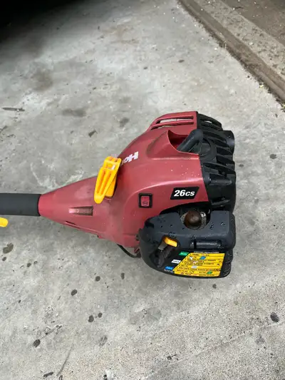 Homelite 26cs weed/grass trimmer. Starts and runs as it should. Pickup in northwest Regina ( macarth...