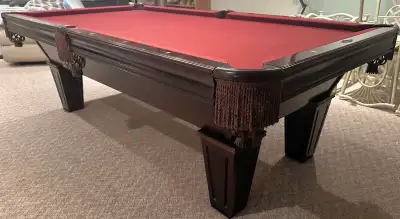 Pre-Owned 4′ x 8′ Brunswick Brookstone pool table in mint condition, proudly made in the USA. This b...