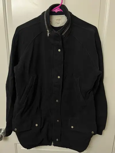 Brand: Wilfred Free (from Aritzia; Wilfred’s casual side) Colour: Black Size: Large Zips up with sna...