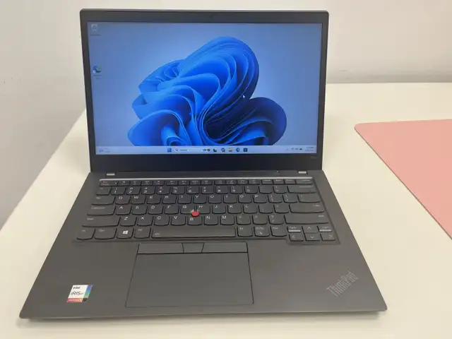 Lenovo ThinkPad T14s G2 in Laptops in Markham / York Region - Image 2