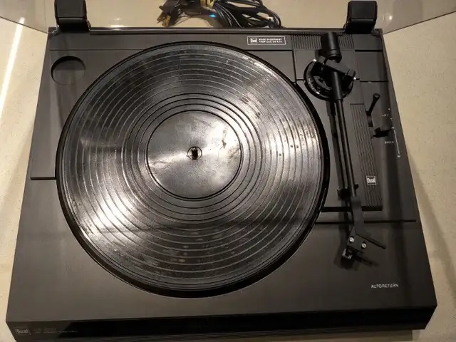 Turntable - Dual CS2110, Belt Drive, 1987, Autoreturn, Plastic in Other in Markham / York Region - Image 6