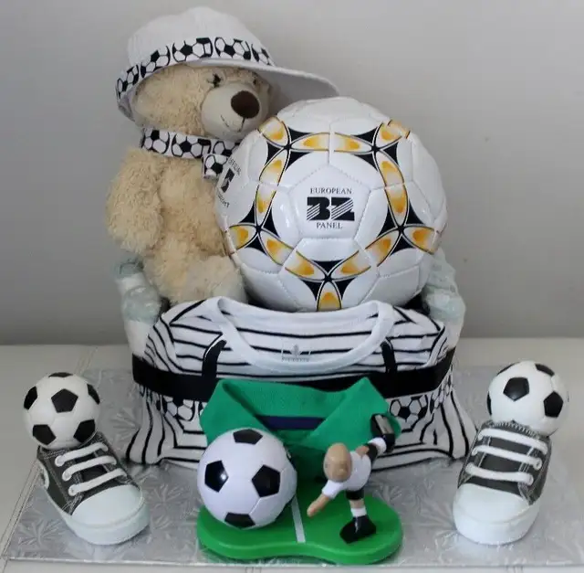 MY DIAPER CAKE CREATIONS in Bathing & Changing in Guelph - Image 7