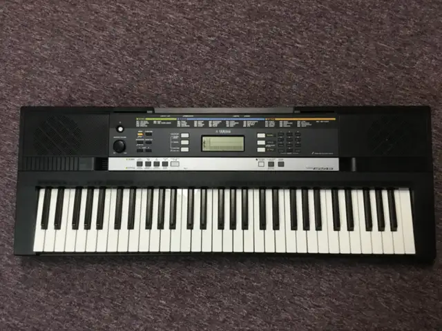Clavier Yamaha in Pianos & Keyboards in West Island - Image 2