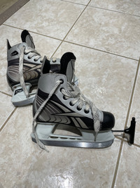 Boys adjustable skates 10j & 11j