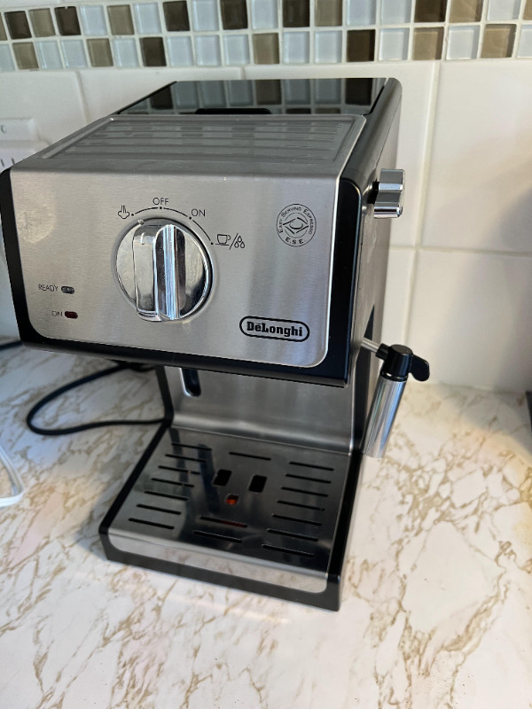 Delonghi espresso machine Coffee Maker Cafétière DéLonghi Machines à