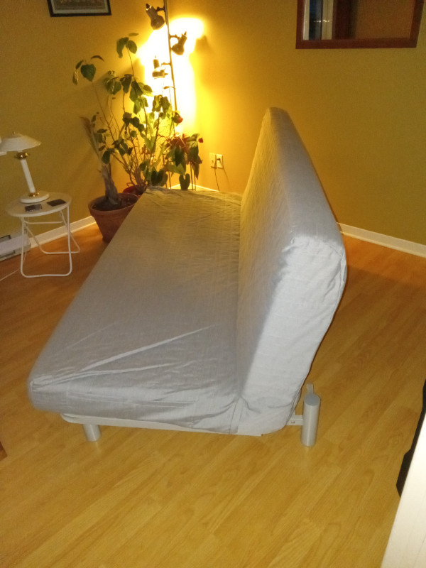 Canapé-lit Ikea futon dans Sofas et futons  à Ouest de l’Île - Image 3