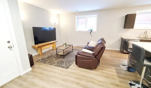 Bright and modern 1 bedroom suite for rent in Long Term Rentals in Whitehorse - Image 5