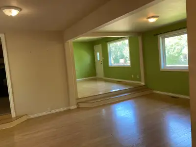 Older 1400 sq ft house rent, no garage located close to downtown Athabasca, looking for elderly coup...