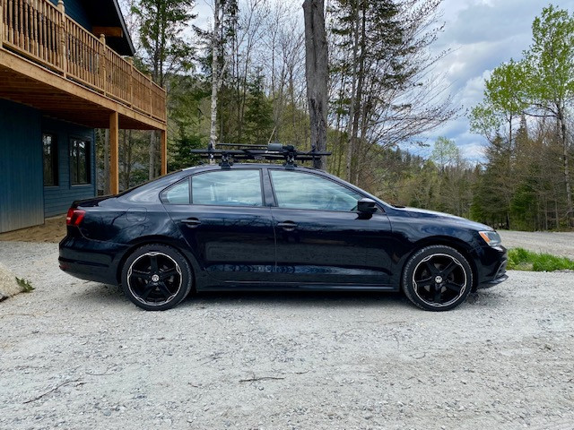 2017 Volkswagen jetta très équipée et très bien entretenue dans Autos et camions  à Laurentides - Image 3