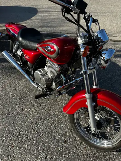 Lady driven. This is a fantastic starter bike, or a great bike for a smaller lady. In pristine condi...