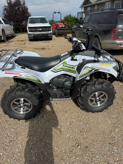 2015 Kawasaki brute force 750 special edition EPS -Moose bumper -Snorkel kit -Clutch kit -Mudzilla T...