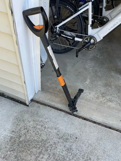 Fiskars Deluxe Stand-Up Weeder - Extendable Handle - 4 Claw, View more
