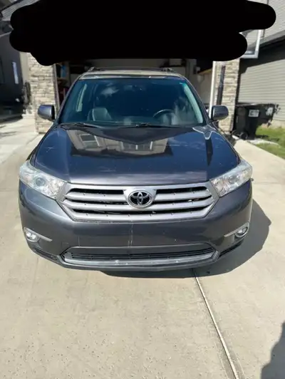 Awd, active tile, clean car no problems with the car or the body price is negotiable