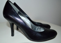 Women's Nine West Black Leather Pumps/Shoes/Heels Size 5