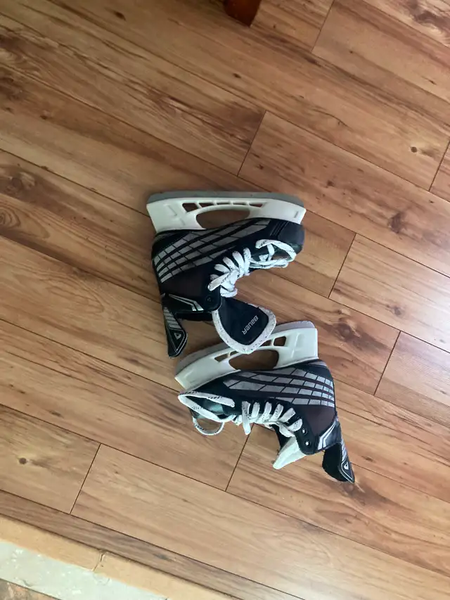 Ice skates 7.5