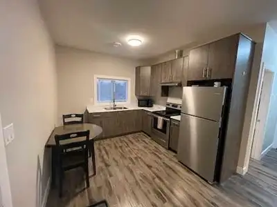 1 Bed 1 bath Suite Upper College Heights