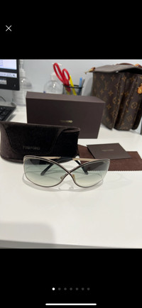 Authentic Tom ford sunglasses/woman 
