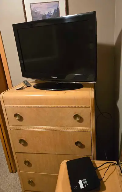 Clean, furnished private bedroom available for a female international student. Shared common areas,...