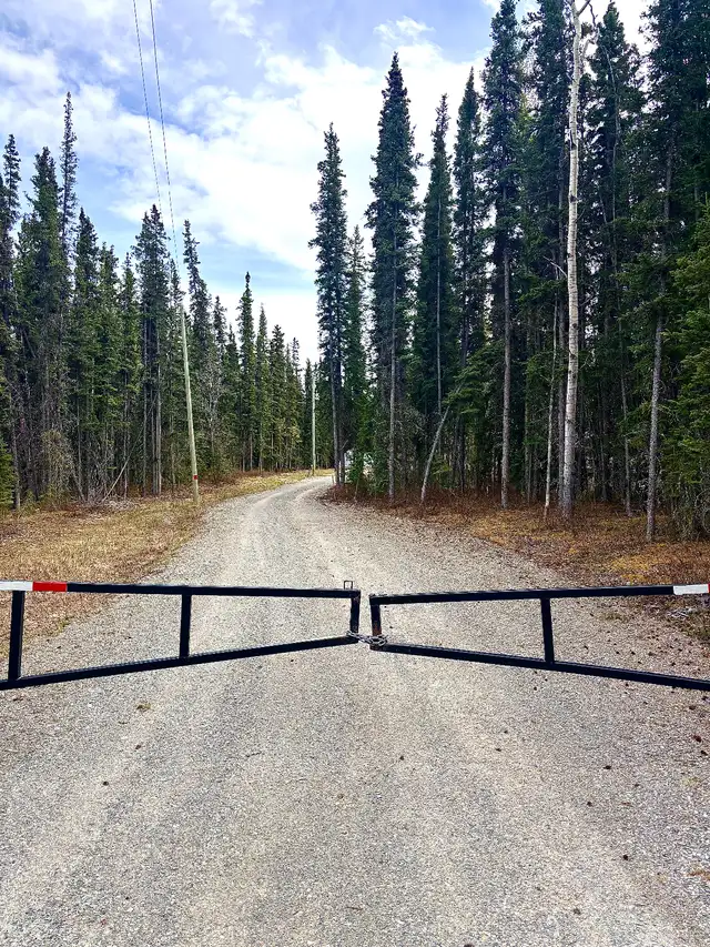 Property for Sale-Prime acreage Cousins Airstrip Whitehorse area in Land for Sale in Whitehorse - Image 8