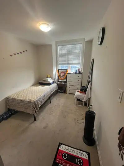 Room available on Rental Sharing 450$ ( Single Person) Private 800$ ( Can be one or two or couple) F...