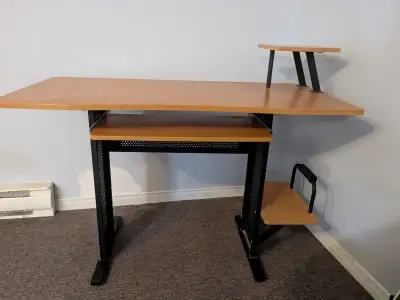 Meuble d'ordinateur à donner, View more