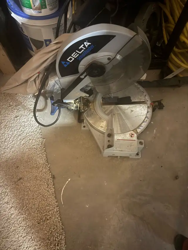 Delta Shopmaster Miter Saw plus stand in Power Tools in Calgary - Image 2