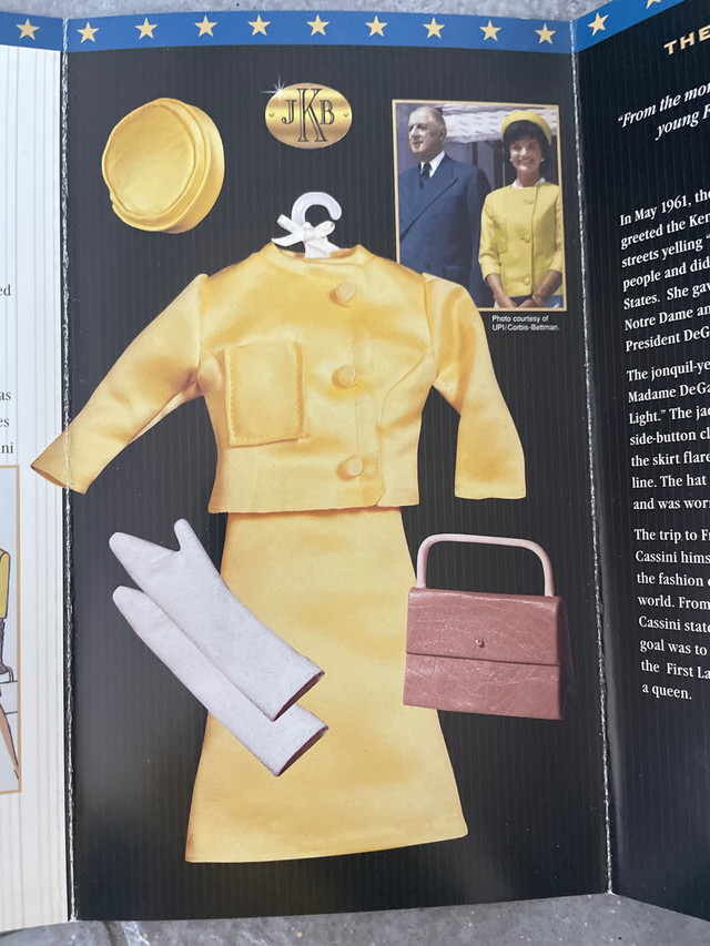Jackie Doll Yellow Suit & Accessories -Vintage Collector item dans Art et objets de collection  à North Bay - Image 3