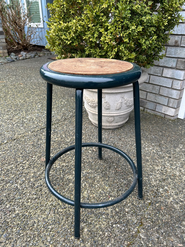 Shop Stool in Chairs & Recliners in Comox / Courtenay / Cumberland