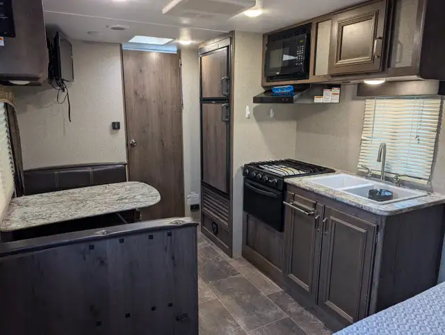 2019 Keystone Passport, 24ft in Travel Trailers & Campers in Campbell River - Image 7