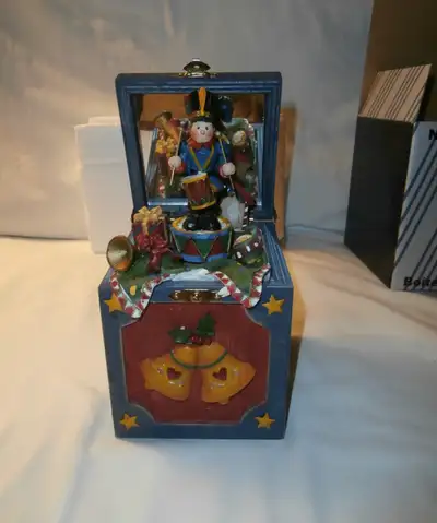 ( NEW IN BOX ) Vintage Christmas Drummer Music Box, View more