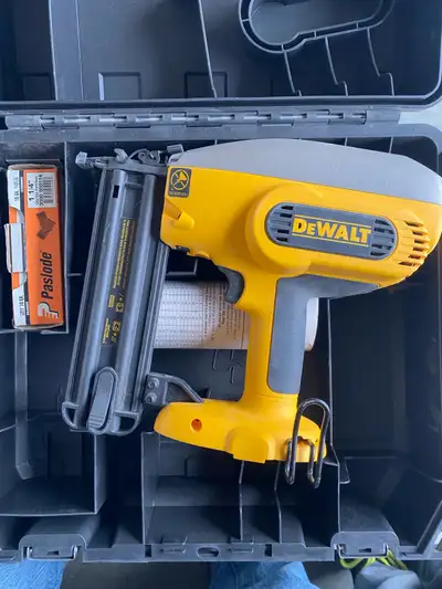 Dewalt (DC608) 18V brad nailer(5/8” - 2”) 18 guage , View more