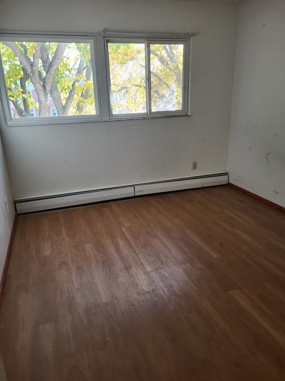 2 bedroom apartment in Brooks 3