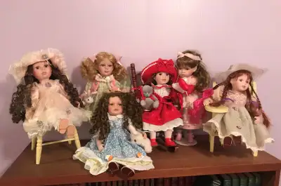 Poupées de collection prix négociable, View more