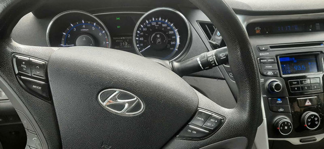 Hyundai sonata in very good condition to sale  dans Autos et camions  à Longueuil/Rive Sud