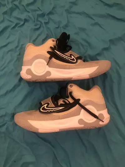 Kd Trey men's basketball shoes (SIZE 13), View more