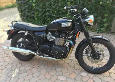 2015 Triumph Bonneville T100 – 7,076 km Very low-kilometre 2015 Triumph Bonneville T100 in excellent...