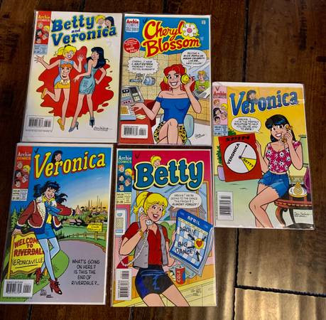 Archie Comics Betty and Veronica Lot of 7 in Comics & Graphic Novels in Burnaby/New Westminster