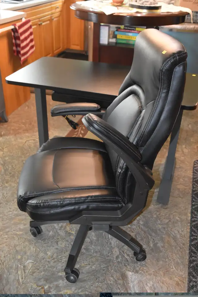 Gaming Chairs DPS 3D Insight in Chairs & Recliners in Stratford - Image 6