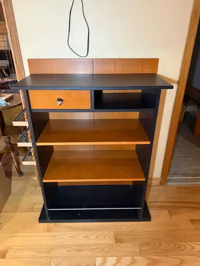 Bibliothèque 41 pouces haut x 31,5 large x 13,75 profond, View more