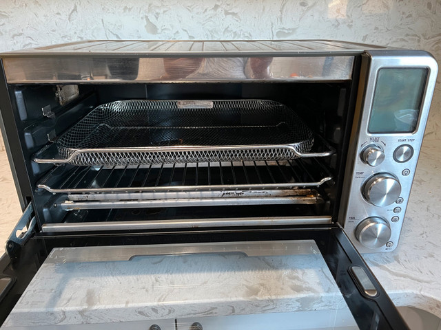 Breville Toaster Oven in Toasters & Toaster Ovens in Edmonton - Image 2