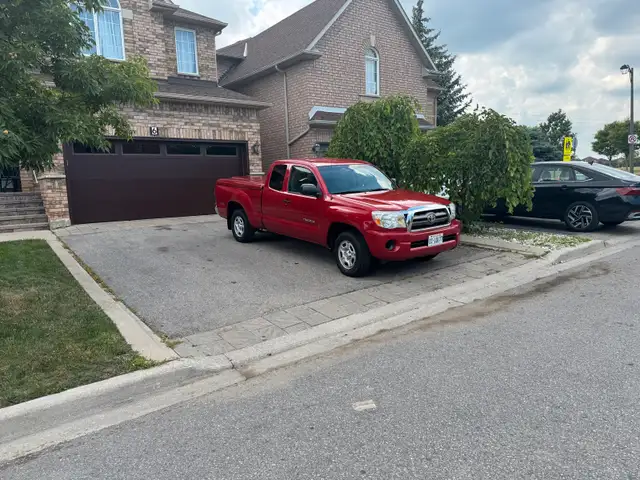 Toyota Taccoma in Cars & Trucks in Mississauga / Peel Region - Image 2