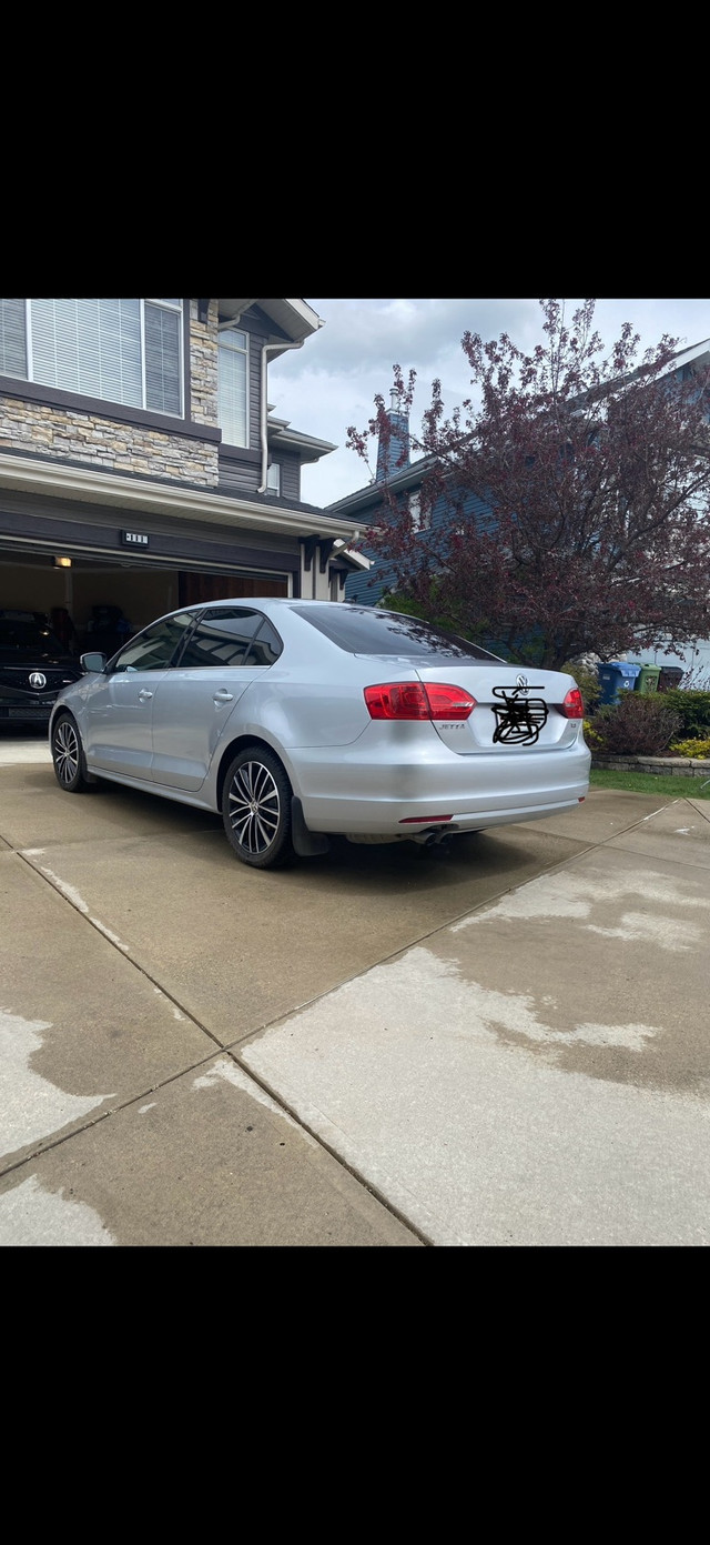 2014 Volkswagen Jetta in Cars & Trucks in Calgary - Image 2