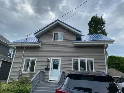 3 bedrooms and 1.5 baths. Located in a great area, within walking distance to Access PEI, Holland Co...