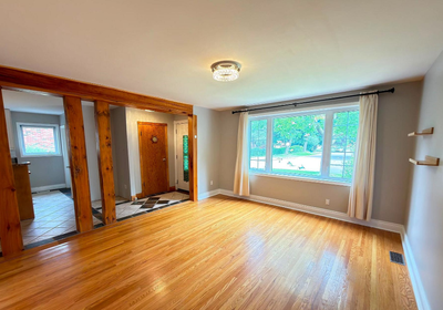 Charming Detached Bungalow Located In A Prime Brampton Location Just Minutes From Downtown, Shopping...