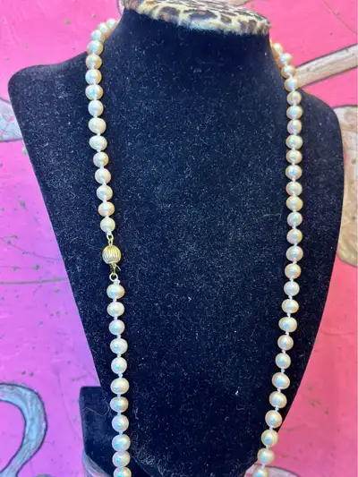 Magnifique collier long 28" en perles naturelles roses val. 350$, View more