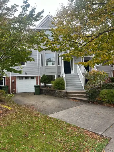 Bedroom for rent in a spacious house