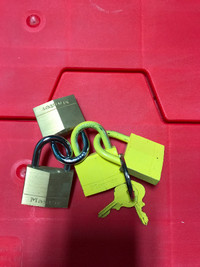 Four key padlocks with 2 keys